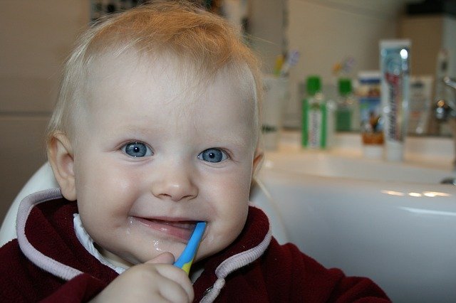 jak dbać o zęby dziecka?