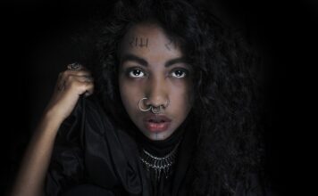 Jak przymocować szafę do ściany? Jak przymocować szafę do ściany?