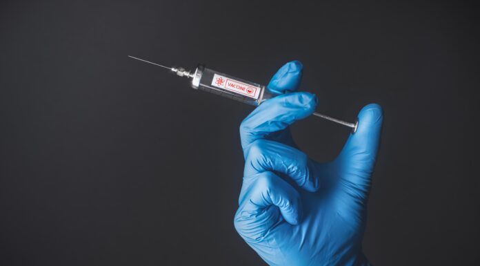 Rękawice medyczne jako interfejs pracy – jak wpływają na precyzję i czucie w zabiegach? rękawice medyczne